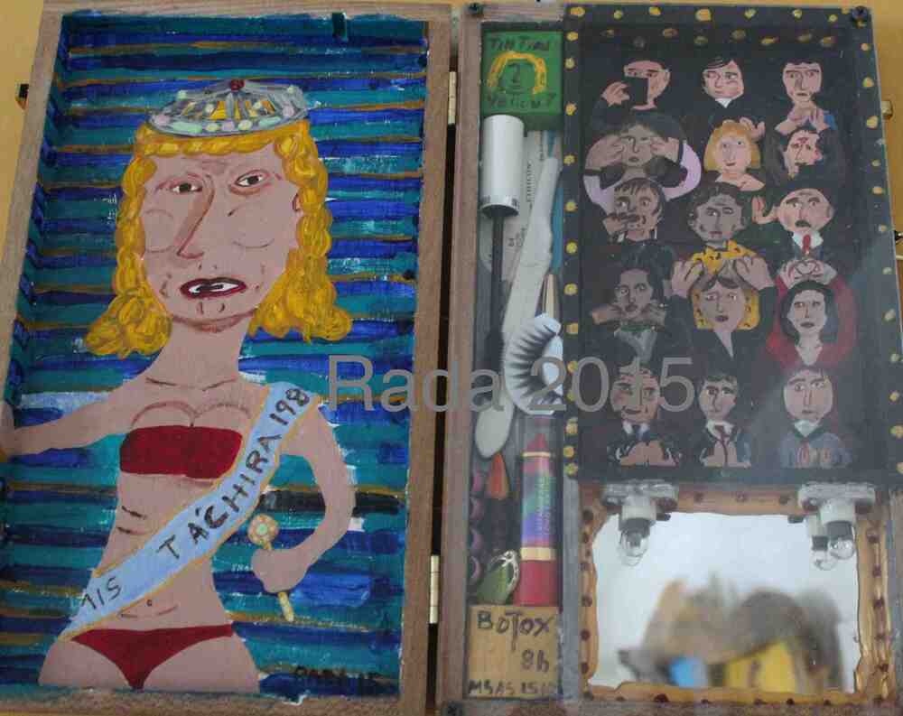 <b>Miss Tachira</b><br>Técnica: Técnica mixta, acrilico, objetos varios, en una caja de madera<br>Dimensiones: 36x30cm<br>Año: 2015