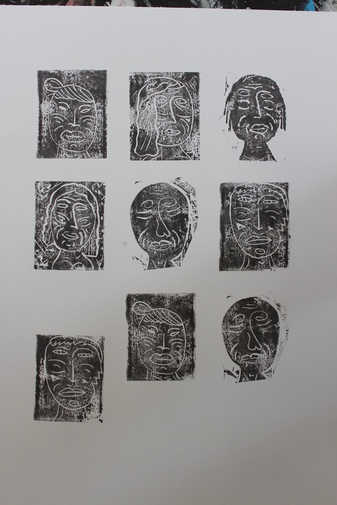 <b>3</b><br>Técnica: Sellos, tinta sobre papel y acrilicos